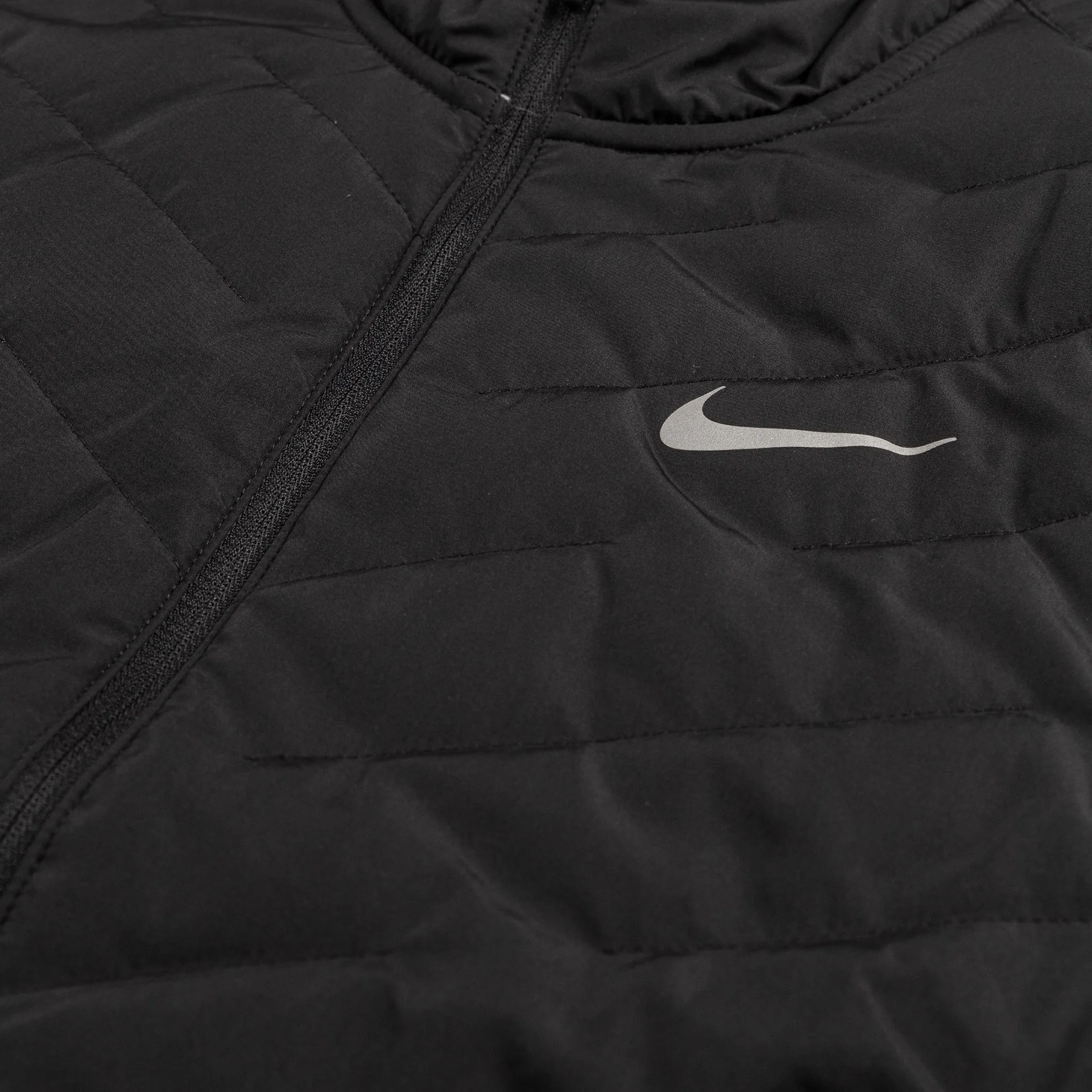 Detail view of Nike Therma-Fit Repel Black Gilet